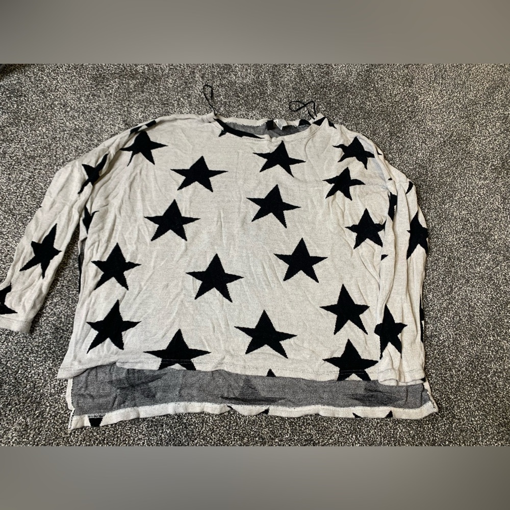 DIVIDED knit sweater